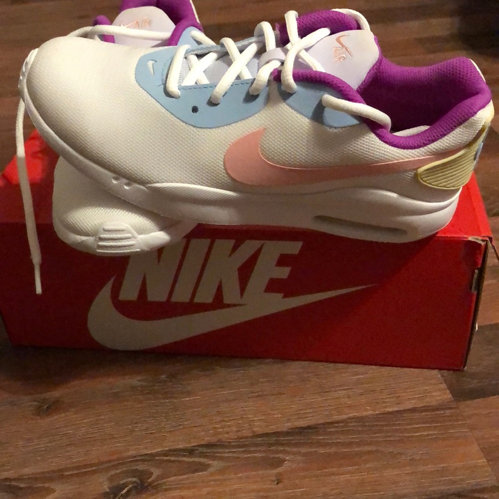 Nike Air Max Oketo